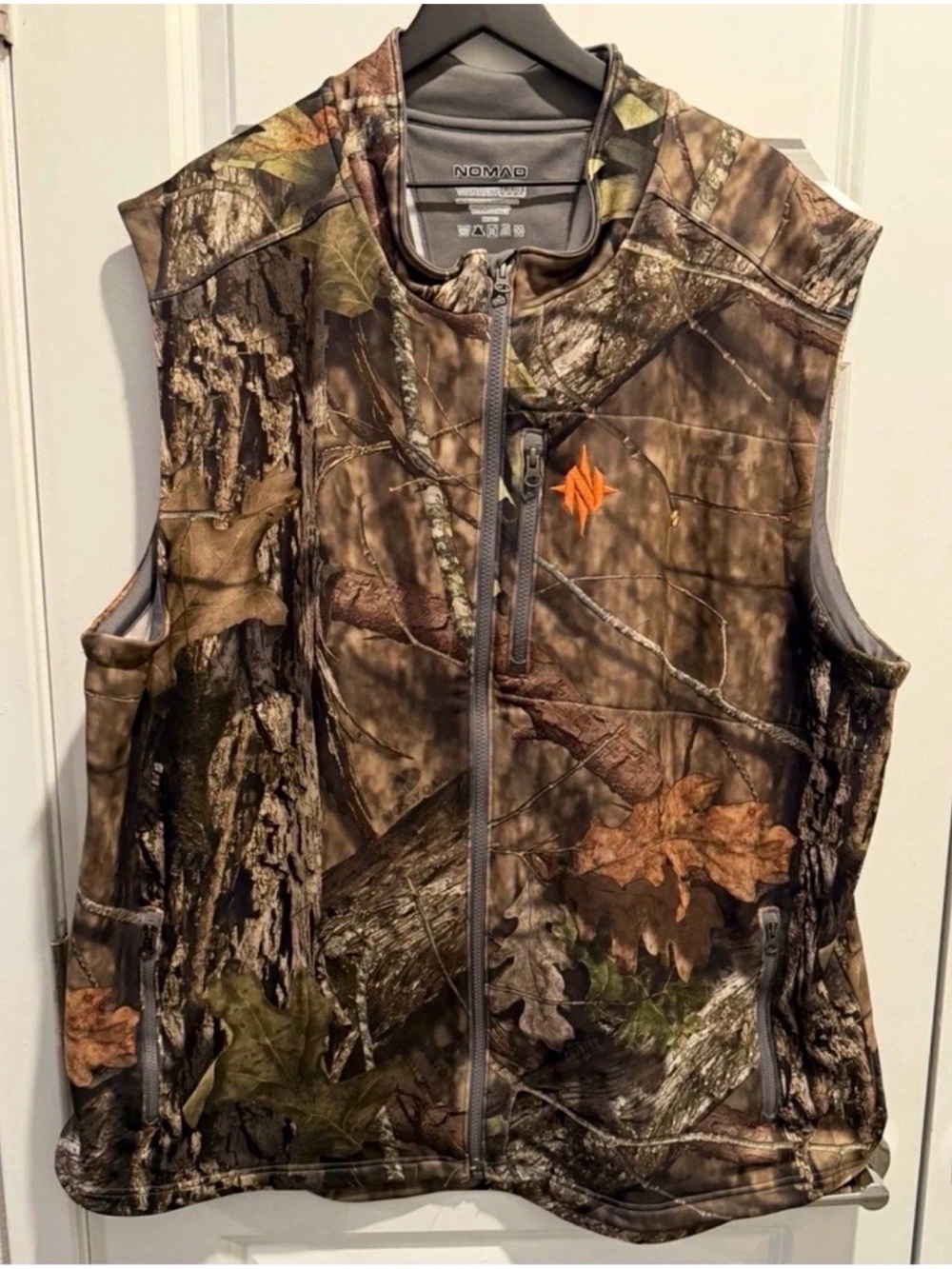 Men’s Nomad Camo/Hunting/Outdoor Vest… 3XL, Excellent Condition!!
